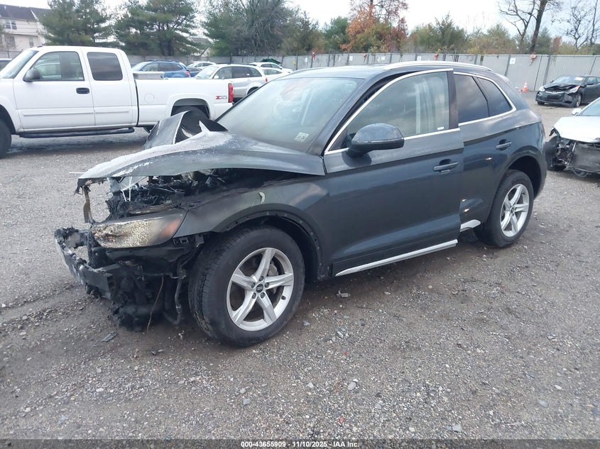 WA1AAAFY0M2038790 2021 AUDI Q5 photo no. 2