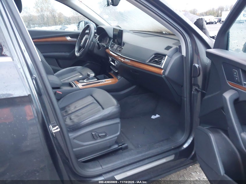WA1AAAFY0M2038790 2021 AUDI Q5 photo no. 5