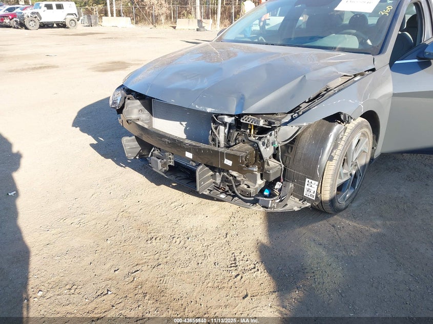 2024 HYUNDAI ELANTRA SEL KMHLS4DG5RU677505