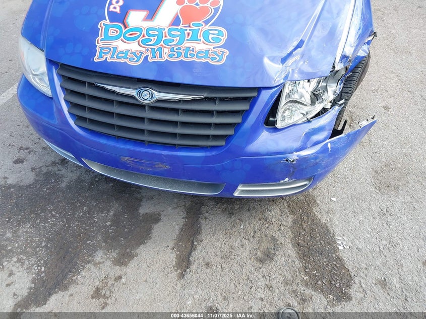 2005 Chrysler Town & Country VIN: 1C4GP45R85B225013 Lot: 43656044