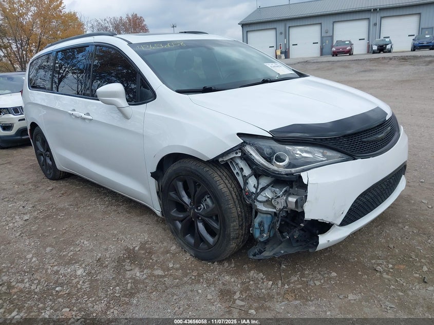 2018 CHRYSLER PACIFICA TOURING L PLUS - 2C4RC1EG4JR174316