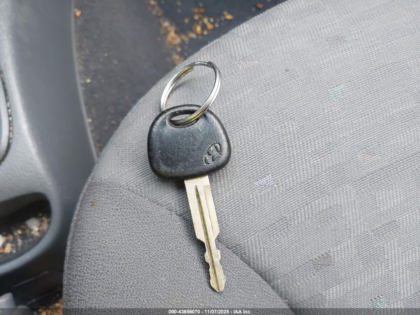 2005 Hyundai Accent Gls VIN: KMHCG45C35U579399 Lot: 43656070