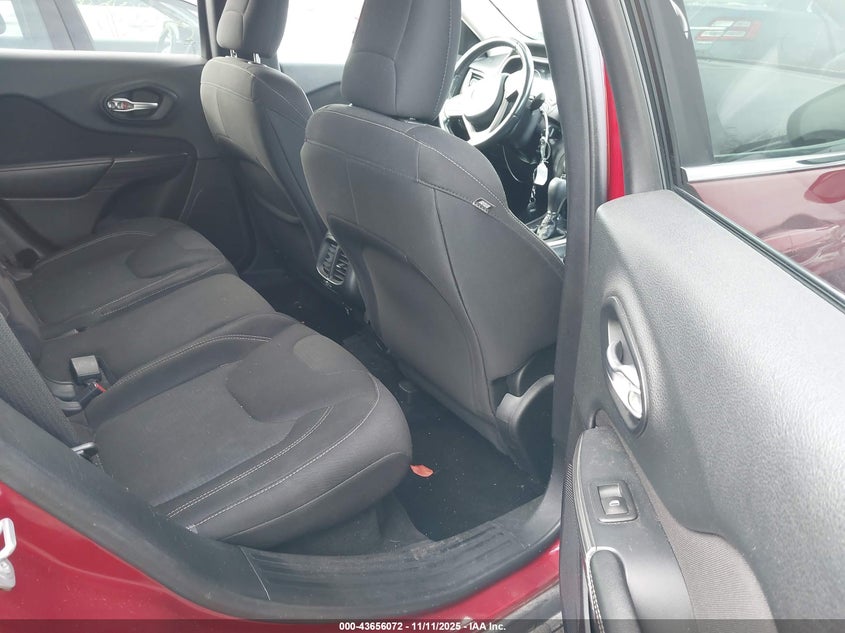 2015 Jeep Cherokee Latitude VIN: 1C4PJMCB7FW714827 Lot: 43656072