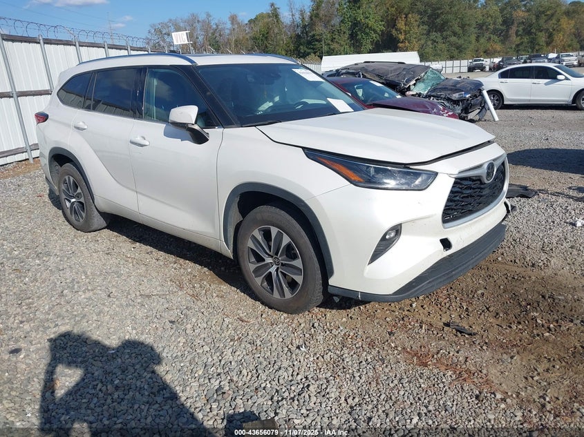 TOYOTA HIGHLANDER XLE