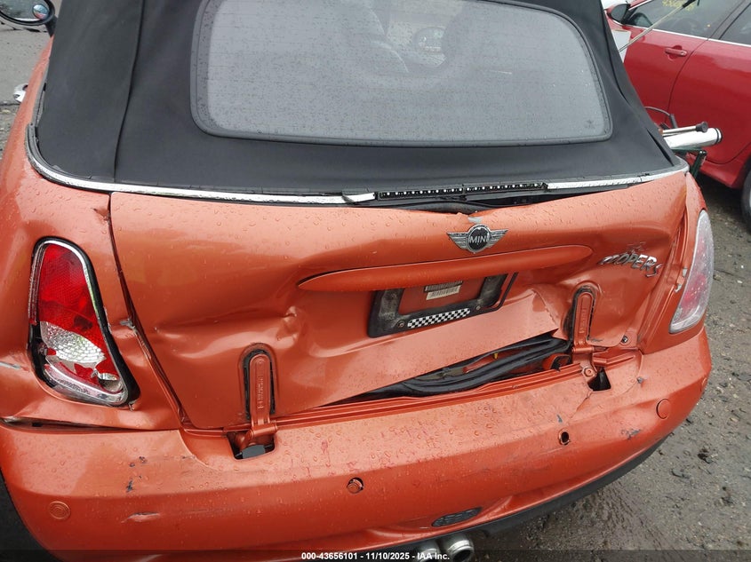 2005 Mini Cooper S VIN: WMWRH334X5TF81383 Lot: 43656101