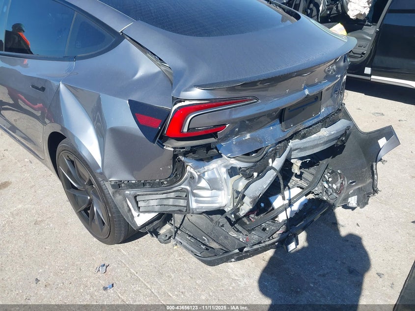 2025 Tesla Model 3 Performance VIN: 5YJ3E1ET0SF995262 Lot: 43656123