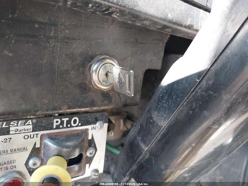 1994 International 8000 Series VIN: 1HFHCA5R6RH565847 Lot: 43656188