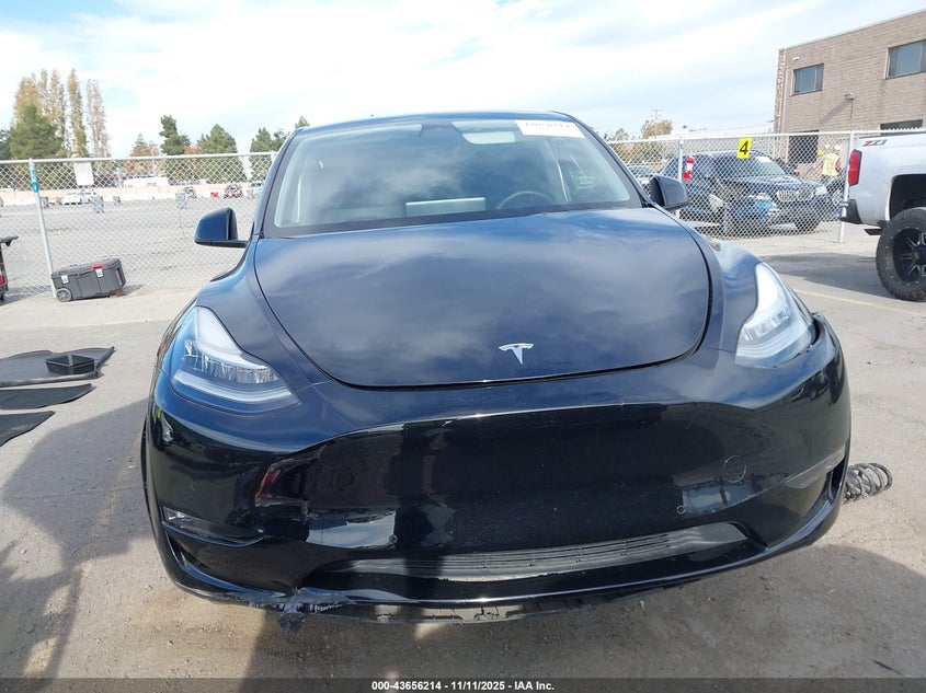 2022 Tesla Model Y Long Range Dual Motor All-Wheel Drive VIN: 7SAYGDEE2NF458337 Lot: 43656214