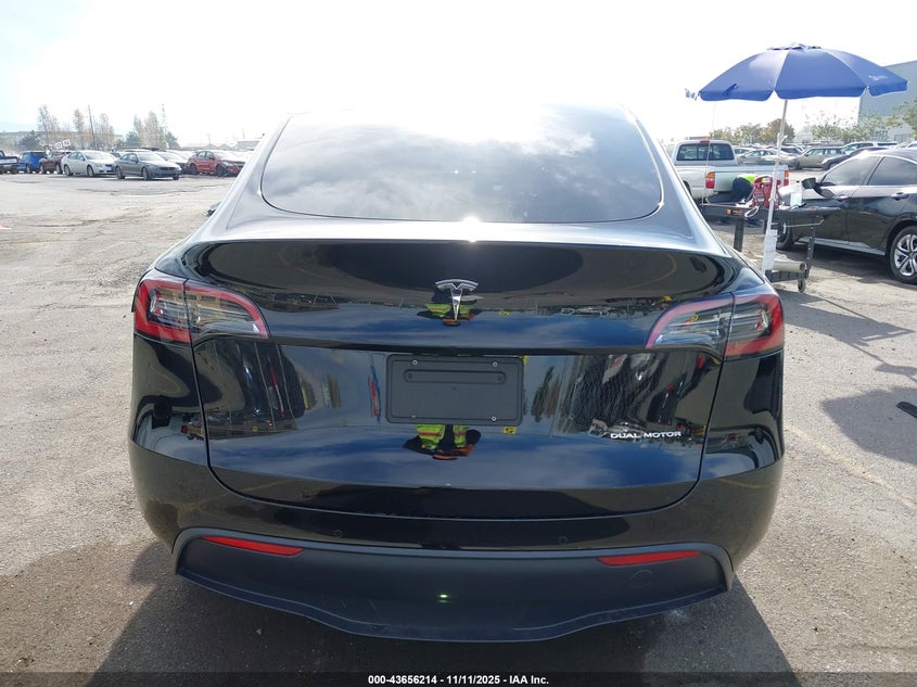 2022 Tesla Model Y Long Range Dual Motor All-Wheel Drive VIN: 7SAYGDEE2NF458337 Lot: 43656214