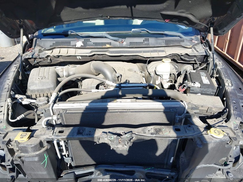 2018 RAM 1500 LIMITED  4X4 6'4 BOX - 1C6RR7WT6JS207500