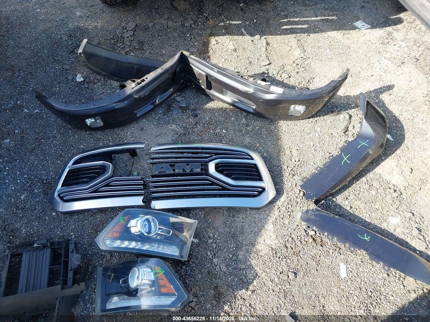 2018 Ram 1500 Limited 4X4 6'4 Box VIN: 1C6RR7WT6JS207500 Lot: 43656229