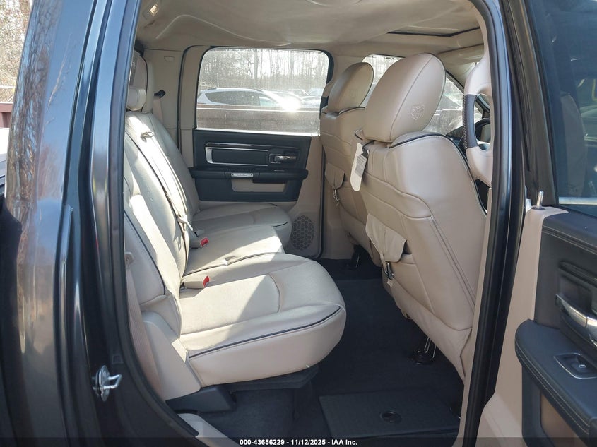 2018 RAM 1500 LIMITED  4X4 6'4 BOX - 1C6RR7WT6JS207500