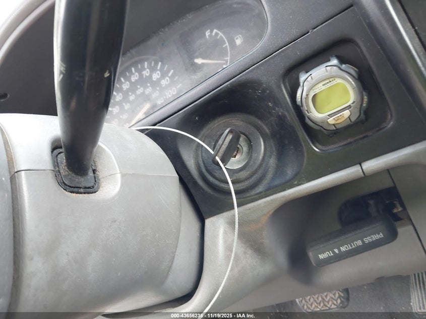 2001 Toyota Tacoma VIN: 5TENL42N61Z723110 Lot: 43656236