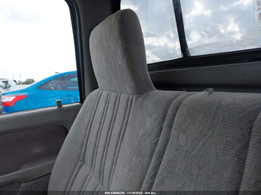 2001 Toyota Tacoma VIN: 5TENL42N61Z723110 Lot: 43656236