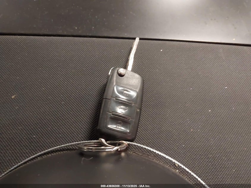 2008 Volkswagen New Beetle Se VIN: 3VWRW31C88M516869 Lot: 43656308