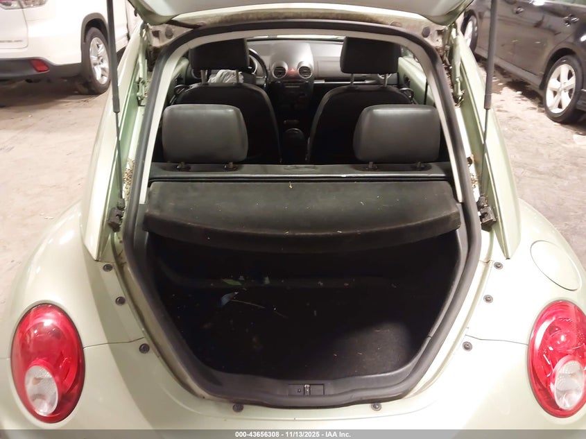 2008 Volkswagen New Beetle Se VIN: 3VWRW31C88M516869 Lot: 43656308