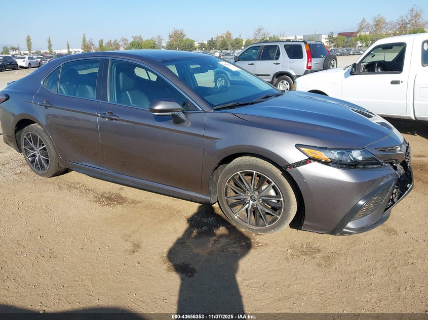 TOYOTA CAMRY SE NIGHT SHADE/SE