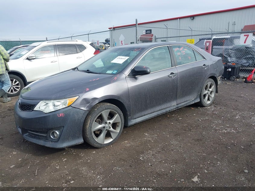 4T1BK1FK2EU027441 2014 TOYOTA CAMRY photo no. 2