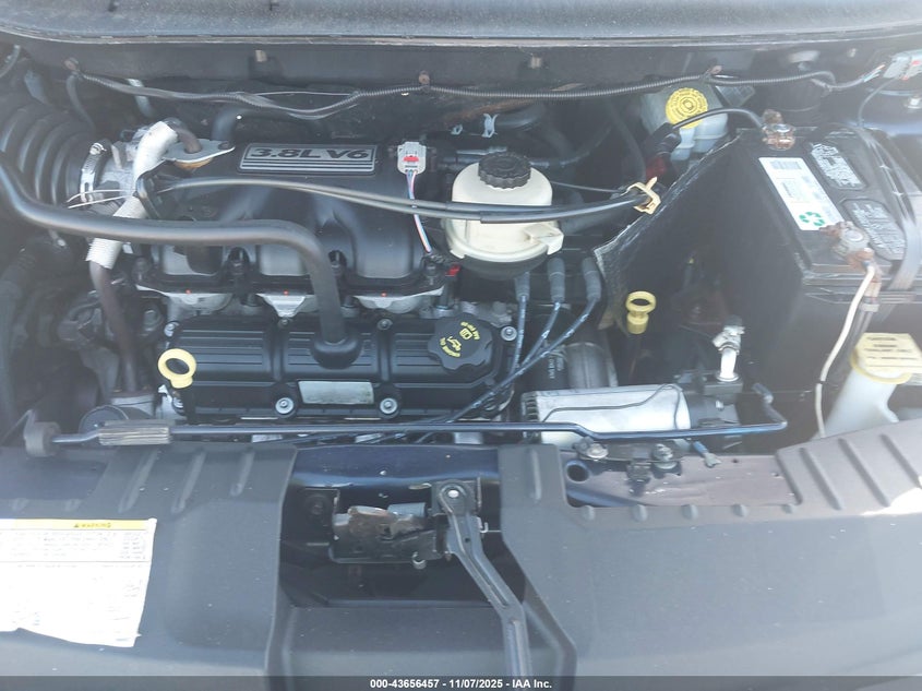 2005 Chrysler Town & Country Limited VIN: 2C4GP64L75R294933 Lot: 43826254