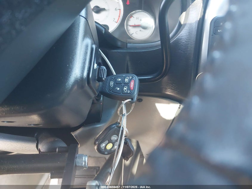 2005 Chrysler Town & Country Limited VIN: 2C4GP64L75R294933 Lot: 43826254