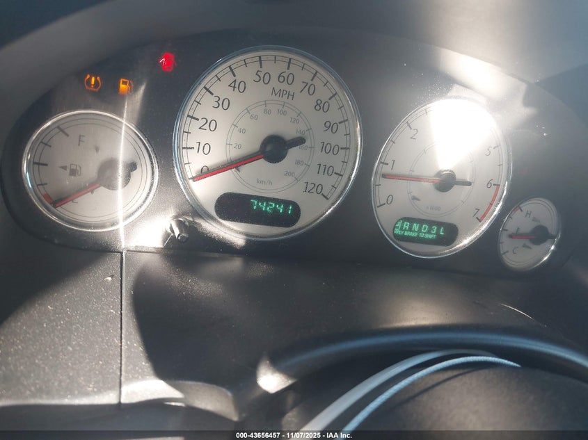 2005 Chrysler Town & Country Limited VIN: 2C4GP64L75R294933 Lot: 43826254