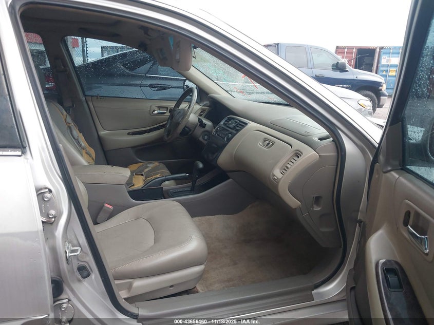 1HGCG1659XA015183 1999 HONDA ACCORD photo no. 5