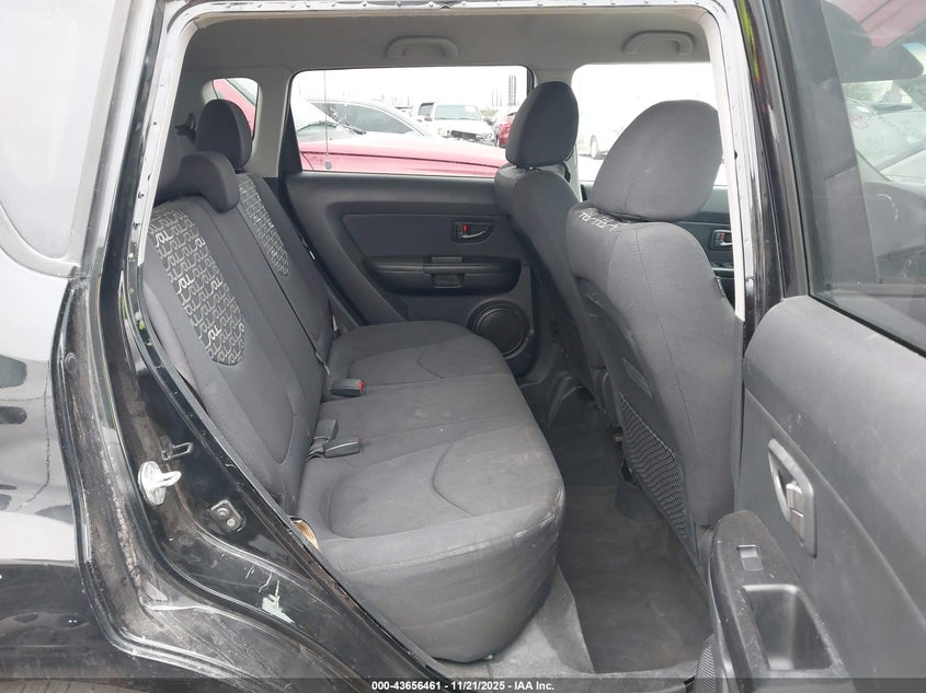 KNDJT2A29B7711388 2011 KIA SOUL photo no. 8
