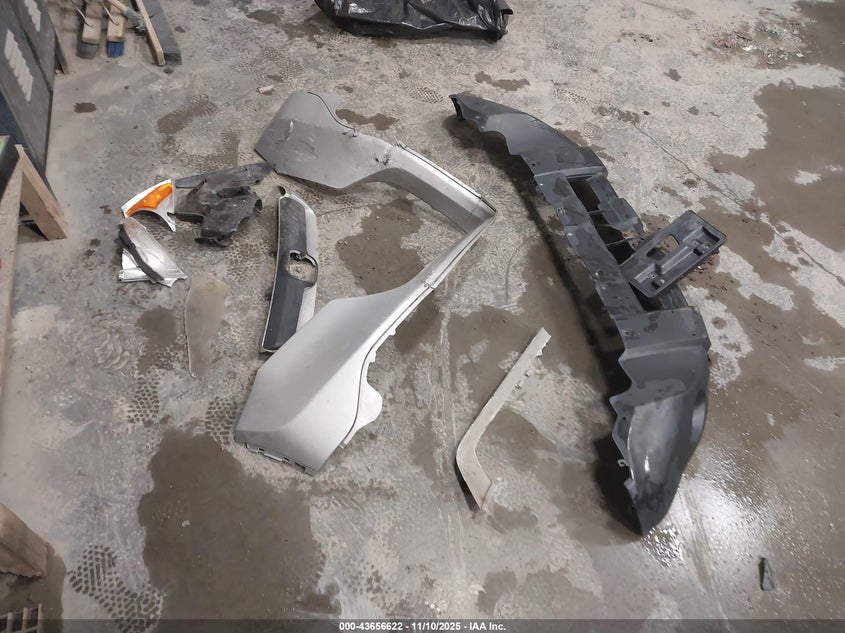 2009 Honda Cr-V Lx VIN: JHLRE48399C000172 Lot: 43656622