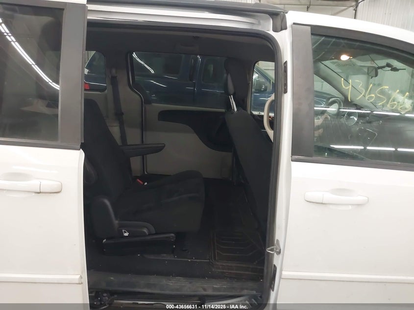 2016 Dodge Grand Caravan Sxt VIN: 2C4RDGCG3GR270563 Lot: 43656631