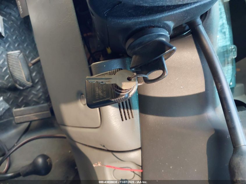 2002 Ford F-250 Lariat/Xl/Xlt VIN: 1FTNW21F22EB45999 Lot: 43656638