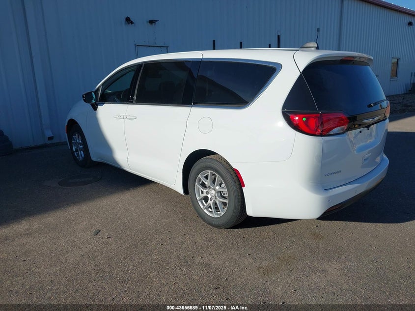 2C4RC1CG8TR195708 2026 CHRYSLER VOYAGER photo no. 3