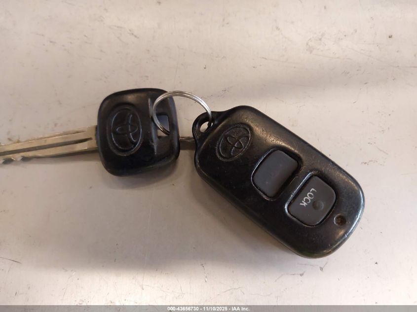 2000 Toyota Celica Gts VIN: JTDDY38T0Y0033392 Lot: 43656730