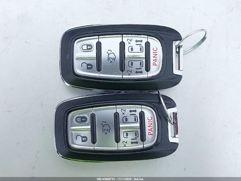 2017 Chrysler Pacifica Touring VIN: 2C4RC1DG2HR636285 Lot: 43656733