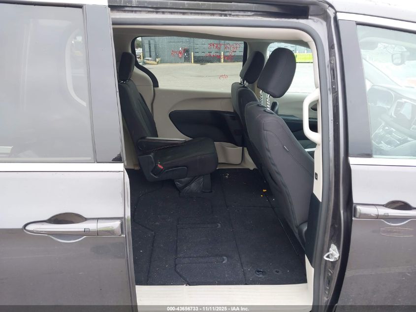 2017 Chrysler Pacifica Touring VIN: 2C4RC1DG2HR636285 Lot: 43656733