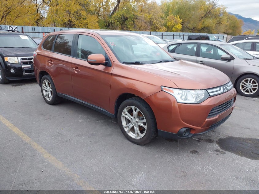 MITSUBISHI OUTLANDER SE