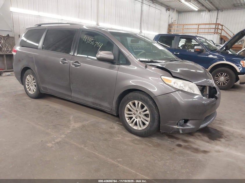 2012 Toyota Sienna Xle V6 8 Passenger VIN: 5TDYK3DC5CS266926 Lot: 43656764