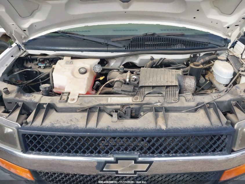 2004 Chevrolet Express Cutaway Base W/C7L/C7N VIN: 1GBJG31U841234457 Lot: 43656916