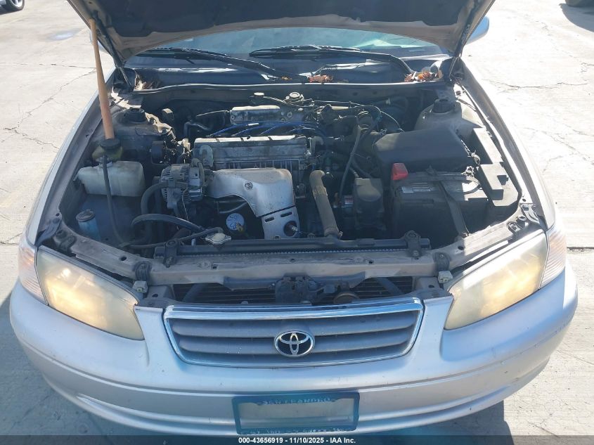 2000 Toyota Camry Le VIN: JT2BG22K1Y0388956 Lot: 43656919