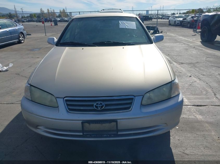 2000 Toyota Camry Le VIN: JT2BG22K1Y0388956 Lot: 43656919