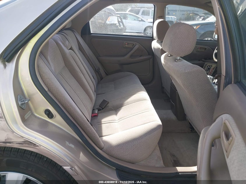 2000 Toyota Camry Le VIN: JT2BG22K1Y0388956 Lot: 43656919