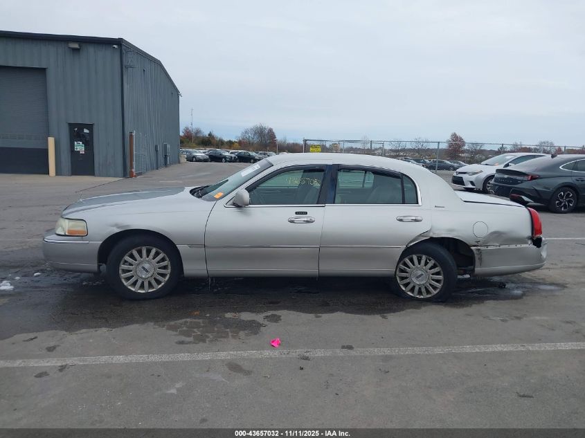 2003 Lincoln Town Car Executive VIN: 1LNHM81W53Y696994 Lot: 43657032