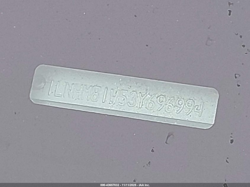 2003 Lincoln Town Car Executive VIN: 1LNHM81W53Y696994 Lot: 43657032