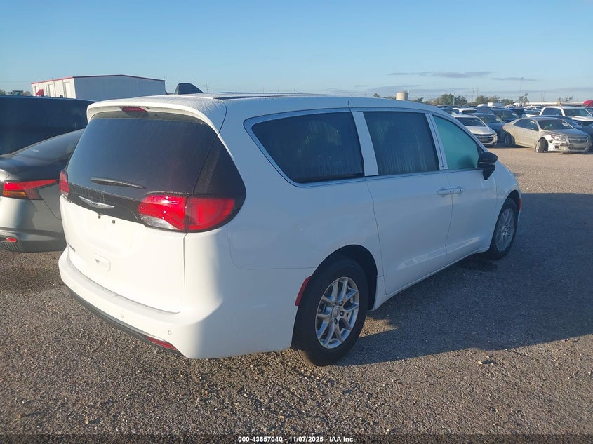 2C4RC1CG5TR192507 2026 CHRYSLER VOYAGER photo no. 4