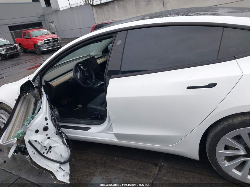 2022 Tesla Model 3 Long Range Dual Motor All-Wheel Drive VIN: 5YJ3E1EB6NF137256 Lot: 43657082