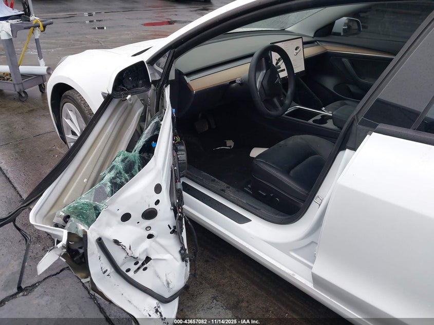 2022 Tesla Model 3 Long Range Dual Motor All-Wheel Drive VIN: 5YJ3E1EB6NF137256 Lot: 43657082