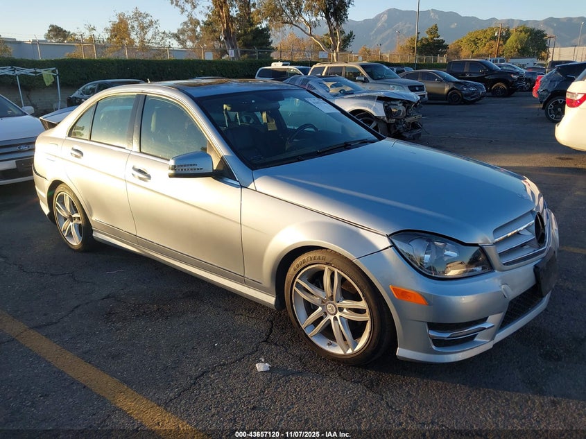 2013 MERCEDES-BENZ C 250 SPORT - WDDGF4HBXDA803933