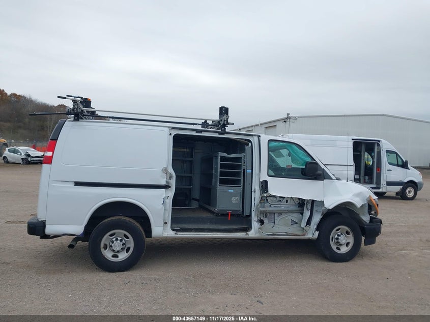 2018 Chevrolet Express 2500 Work Van VIN: 1GCWGAFP0J1337487 Lot: 43657149