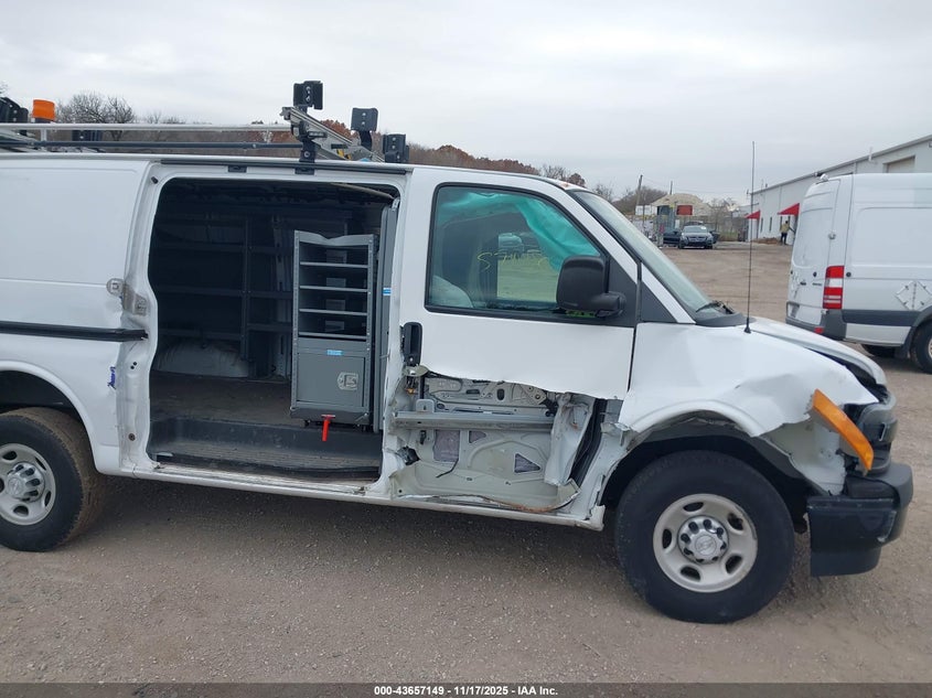 2018 Chevrolet Express 2500 Work Van VIN: 1GCWGAFP0J1337487 Lot: 43657149