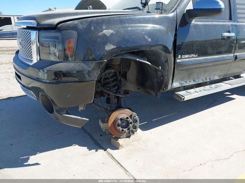 2008 GMC Sierra 1500 Denali VIN: 2GTEK638981136910 Lot: 43657173
