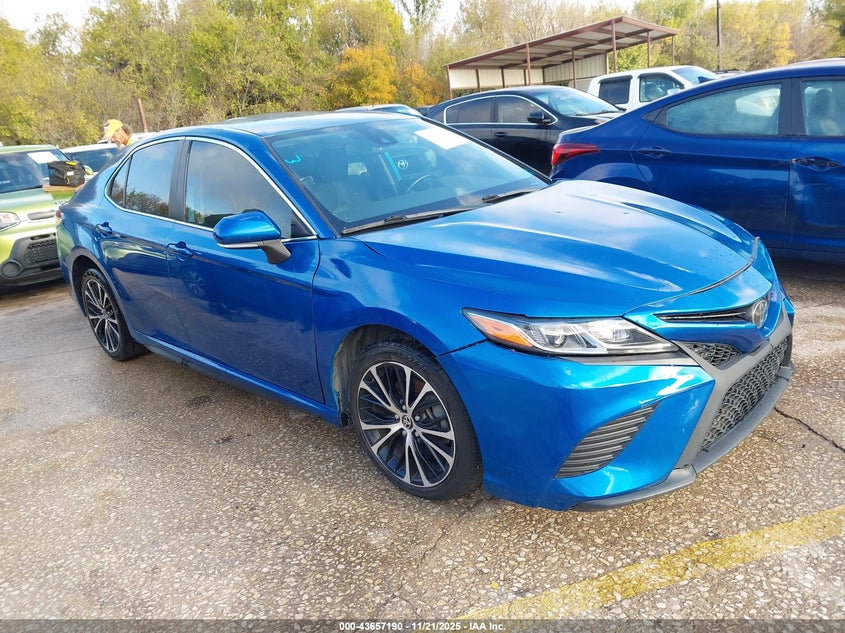 TOYOTA CAMRY SE